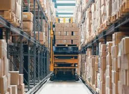 Nuevo Montacargas trilateral EKX JUNGHEINRICH