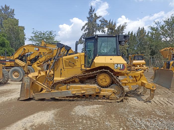 Bulldozer Cat D5 usado