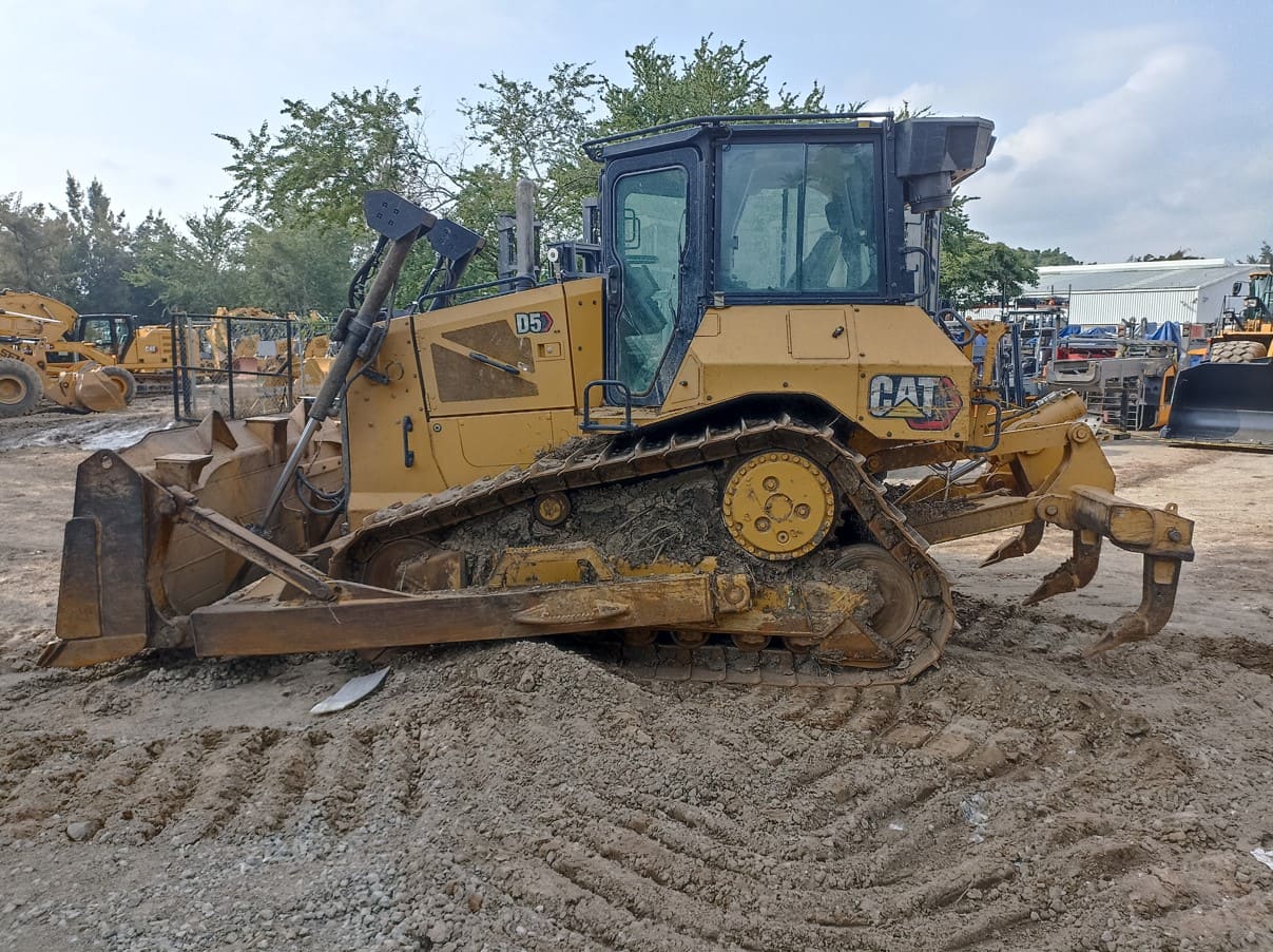 Bulldozer usado cat