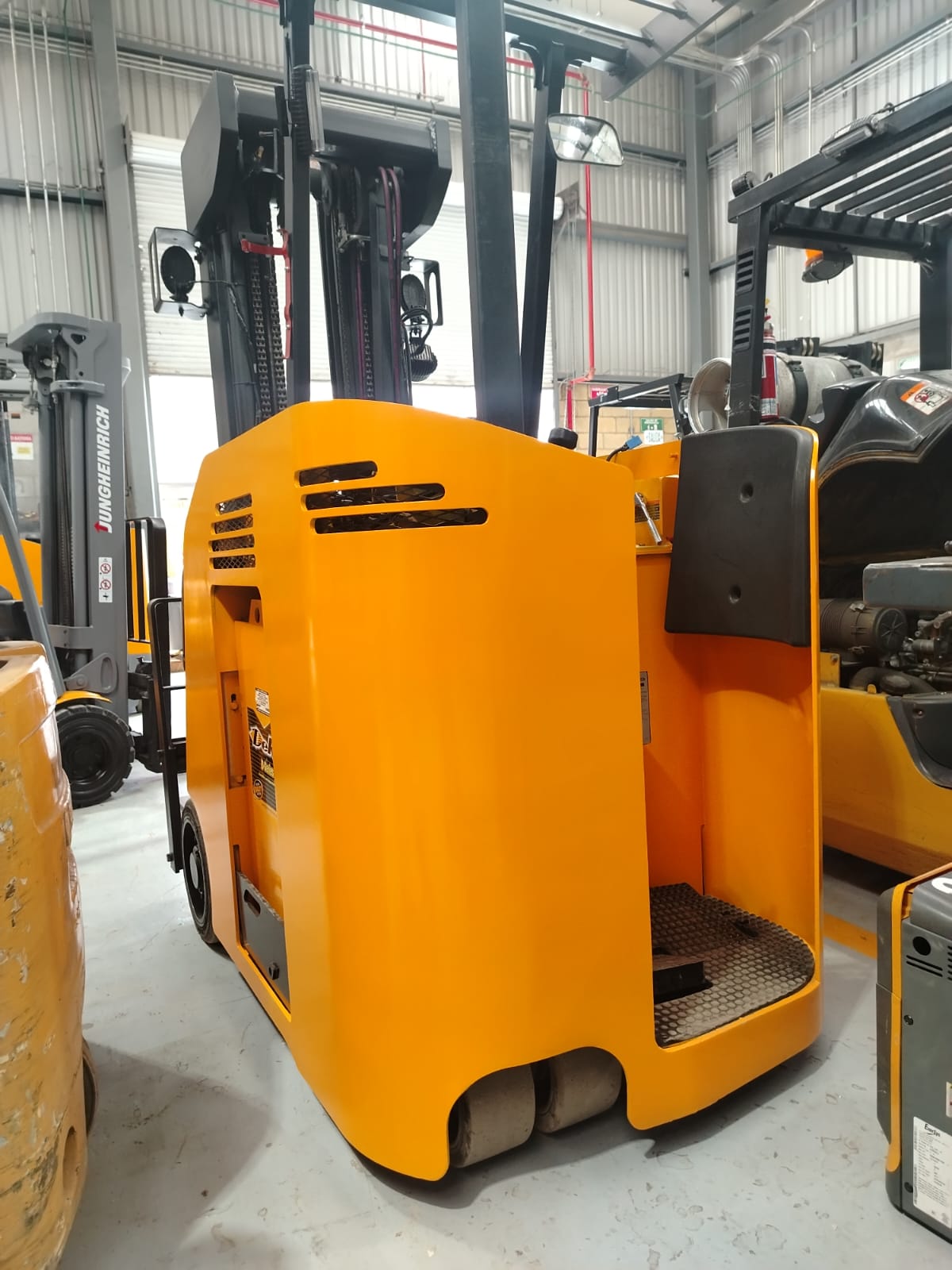 Montacargas eléctrico ETG340